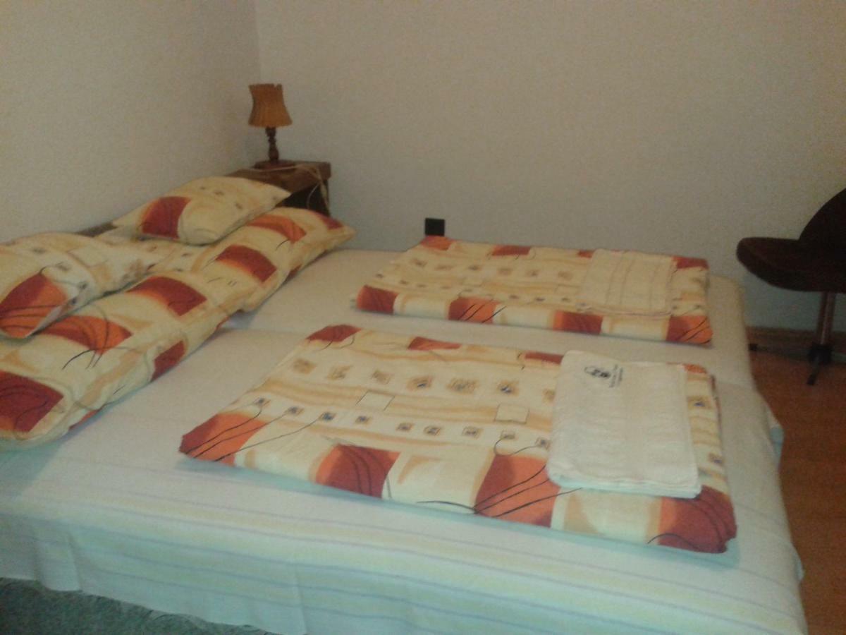 Sarkadi Apartman Hajduszoboszlo Exterior photo